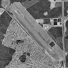 Liberty County Airport (Kartvelio) - USGS 7 marto 1999.jpg