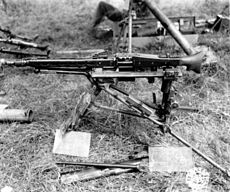 MG 42 na trinožni lafeti