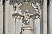 Бернардо Фальконі. «Мадонна з немовлям». фасад церкви Санта Марія ді Назарет, Венеція