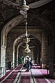 Kegiatan beribadah di dalam Masjid Wazir Khan