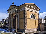 Nová Paka - hrobka Bedřicha Fuchse na hřbitově (stav březen 2023) (2).jpg