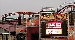 Пандемониум на фестивале Fiesta Texas.jpg