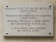 Al n. 44 visse Couve de Murville.