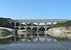 Puente del Gard (siglo I) ( Patrimonio de la Humanidad )