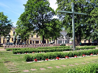 Keski-Porin kirkon sankarihautamuistomerkki, pronssi, 1952, Pori.