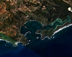 Image satellite de la baie de Saldagne(le nord est à gauche).