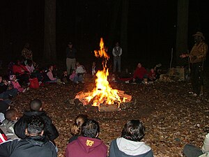 English: Bonfire at the Yule Log