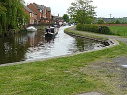 Zouch canal and Barge - geograph.org.uk - 1292132.jpg