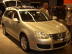 '09 Volkswagen Jetta Wagon (Montreal).jpg