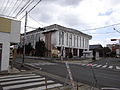 中種子町体育館。隣は町立の歴史民俗資料館。