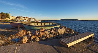 Vue du rivage de l'étang de Thau.