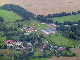 The chateau in Réveillon