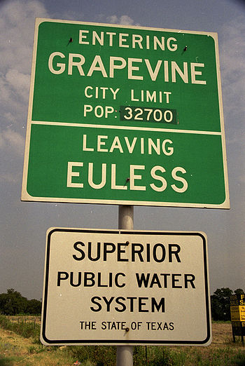 English: City Limit between Euless and Grapevine