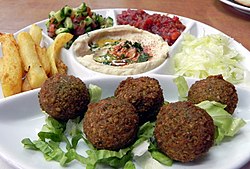 Falafel, Hummus a izraelský salát