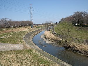 小畔川 2007年3月23日撮影（写真左岸に小畔水鳥の郷公園、右岸に御伊勢塚公園がある）