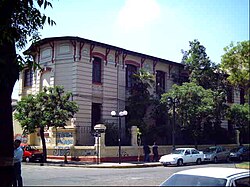 Uno de los edificios del liceo