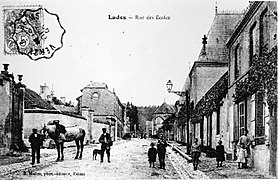 La rue des Écoles.