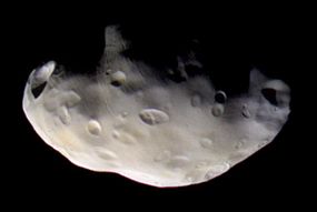 Η Πανδώρα φωτογραφημένη από τη διαστημική βολίδα Κασίνι.