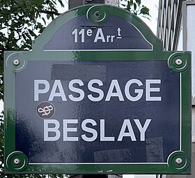 Voir la plaque.