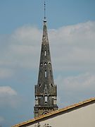 Le clocher ajouré de l'église.