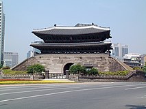 Seoul-Namdaemun.jpg