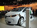 Automobile électrique en cours de recharge XXIe siècle.