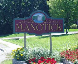 Добро пожаловать в Manotick sign 2005.jpg