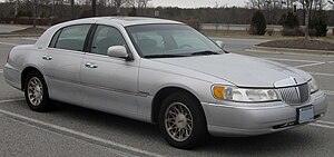 1998-2002 Lincoln Town Car photographed in Acc...