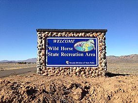 2014-09-25 08 36 52 Знак у входа в Государственную зону отдыха Wild Horse на водохранилище Wild Horse, Невада.