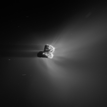 罗塞塔号于2015年4月11日拍摄的彗核与喷流。