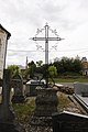 Крест на кладбище