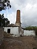 Chimenea y motor en la partida del Racó de l'Olla