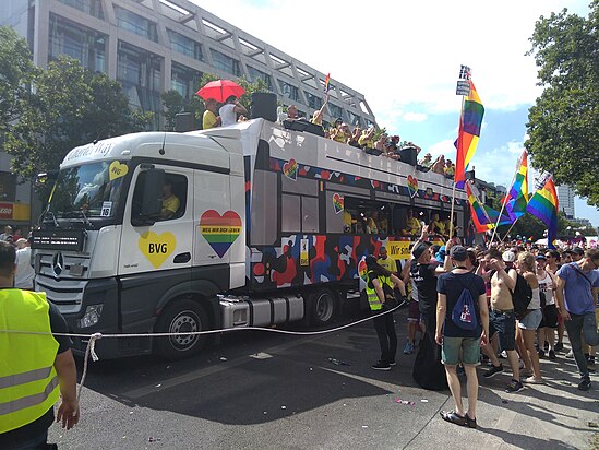 Employees of the BVG at CSD 2018 Berlin Image: Jasmin Sasika. (CC BY-SA 4.0)