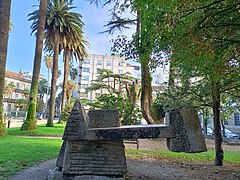 Escultura Flecha (1988) de Silverio Rivas