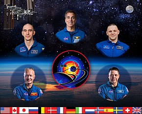 Экспедиция 63 и SpaceX Crew Dragon Demo 2 объединенная команда portrait.jpg