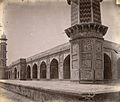 واجهة قبر جهانكير في عام 1880.