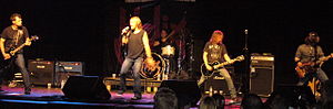 English: Canadian hard rock band Helix in conc...