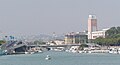 Pescara: Kapı ve sağda Belediye Kulesi