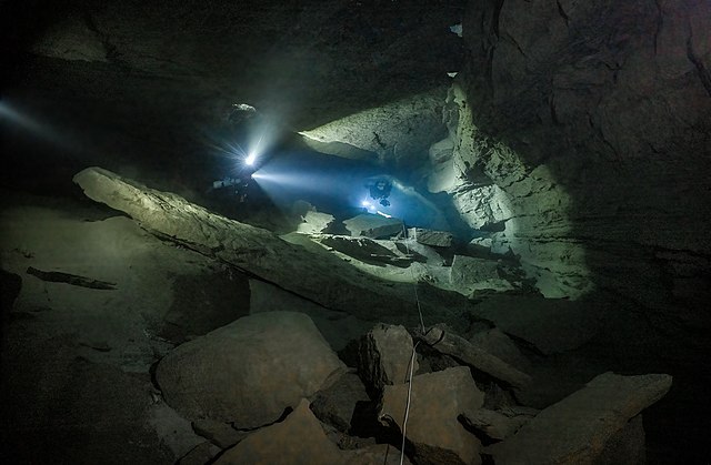Plongée souterraine à Durzon par le photographe Alexandre Hache