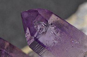 Crystals of amethyst quartz Quartz 28.jpg