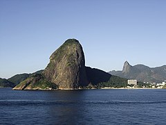 Pão de Açúcar e Corcovado, en Río de Janeiro, parte dunha familia de afloramentos rochosos empinados coñecidos como hardhardts