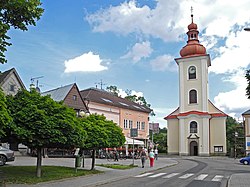Náměstí T. G. Masaryka s kostelem Všech svatých