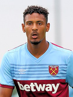 Haller 2019-ben a West Ham United mezében