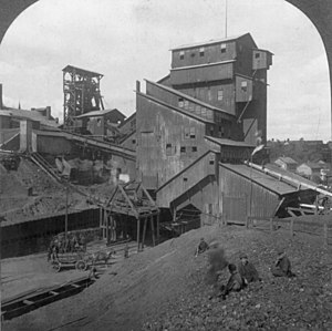 English: Coal breaker at an anthracite coal mi...