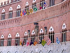 Façade du palazzo Pubblico de Sienne.