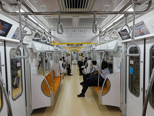 600px-Tokyo_Metro_1000_Inside.jpg