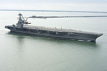 USS Gerald R. Ford (CVN-78) прибывает на военно-морскую базу Норфолк 14 апреля 2017 г.JPG