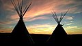 ウィンド・リバー・インディアン居留地のティピーと夕日