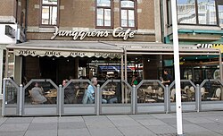 Ingång till Junggrens café