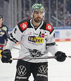 2022-02-27 Eisbären Berlin gegen Krefeld Pinguine (Deutsche Eishockey-Liga 2021-22) by Sandro Halank–068.jpg